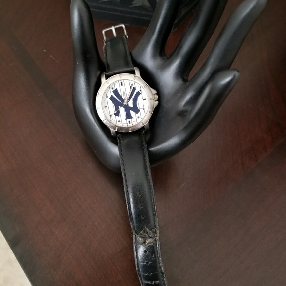 Men's NEW YORK YANKEES MLB player series watch - Picture 3 of 4